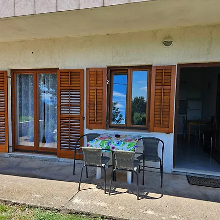 Apartment Tia